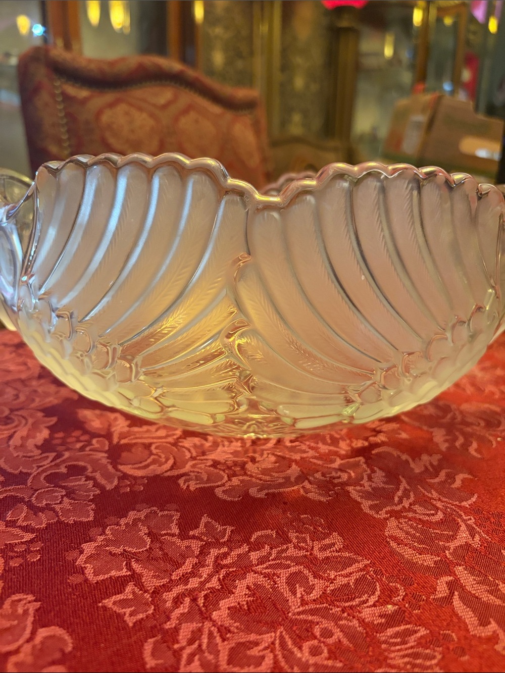 Lovely Swan sculptured Bowl or Vase.